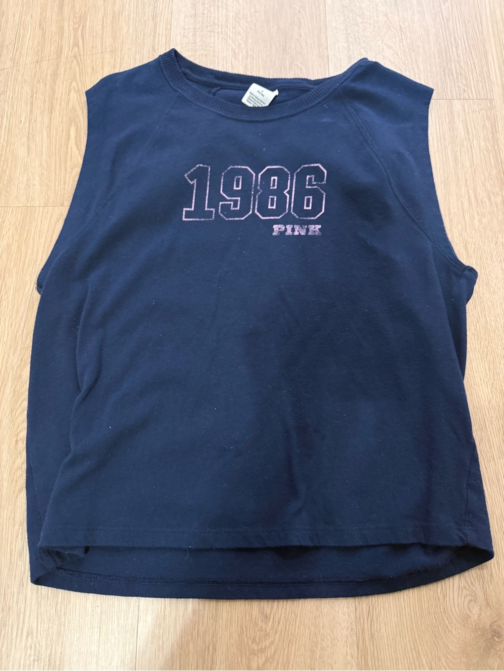 PINK Navy Graphic crop top Tank Top adult medium